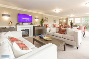 Communal Lounge- click for photo gallery